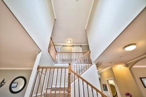2106 Cabrillo Ln, Hoffman Estates, IL 60192 photo 4