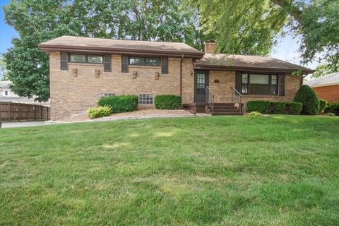 2007 Benjamin Ln, Bloomington, IL 61701 photo 1
