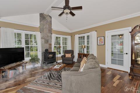 9520 Lawrence Rd, Harvard, IL 60033 photo 14