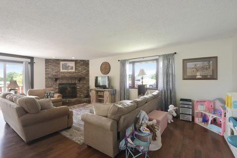 102 E Benham St, Tolono, IL 61880 photo 5