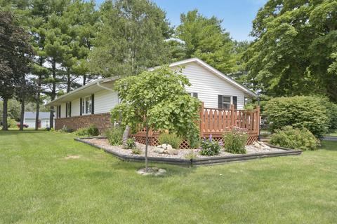 102 E Benham St, Tolono, IL 61880 photo 2