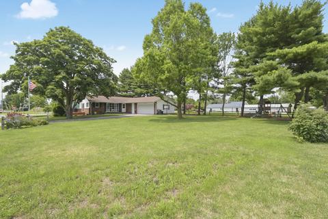 102 E Benham St, Tolono, IL 61880 photo 3