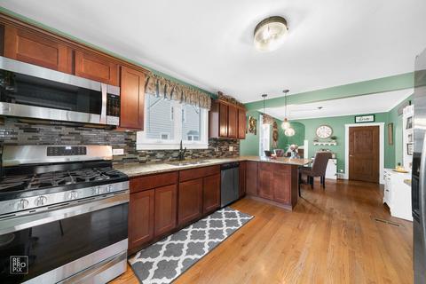 1180 Morton Ave, Elgin, IL 60120 photo 2