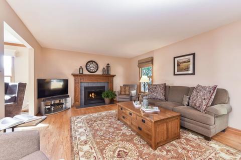 1021 Arbor Ave, Wheaton, IL 60189 photo 2