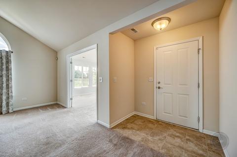 16613 Fox Run Cir, Plainfield, IL 60586 photo 2
