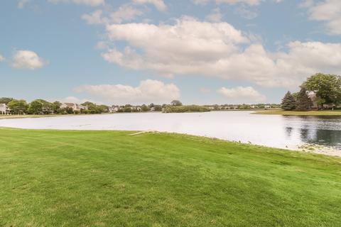 748 Ripple Brook Ln, Elgin, IL 60120 photo 2