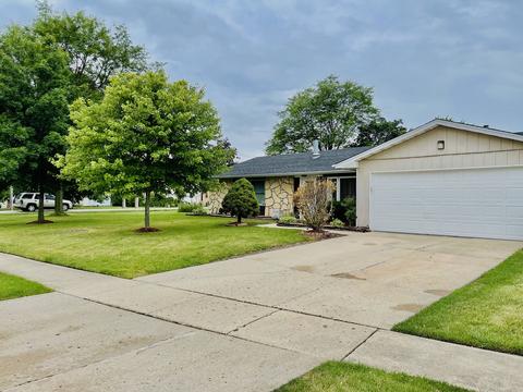 50 Waverly Dr, Elgin, IL 60120 photo 1