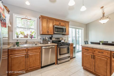 12355 Falcon Dr, Plainfield, IL 60585 photo 3