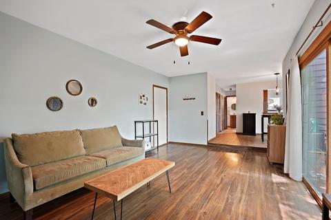 726 Berwick Pl, Roselle, IL 60172 photo 9