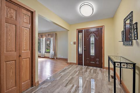 15739 Jon Rd, Oak Forest, IL 60452 photo 4