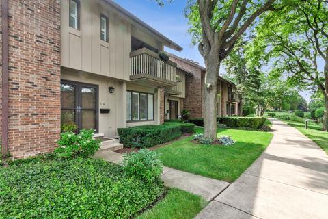 16 Kyle Ct, Willowbrook, IL 60527 photo 2