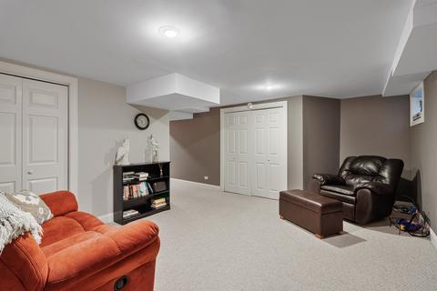 16 Kyle Ct, Willowbrook, IL 60527 photo 22