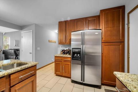 2054 Constitution Ct, Aurora, IL 60506 photo 6