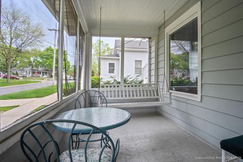 413 S Hale St, Wheaton, IL 60187 photo 2