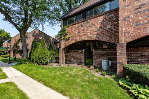 820 S May St #E, Chicago, IL 60607 photo 2