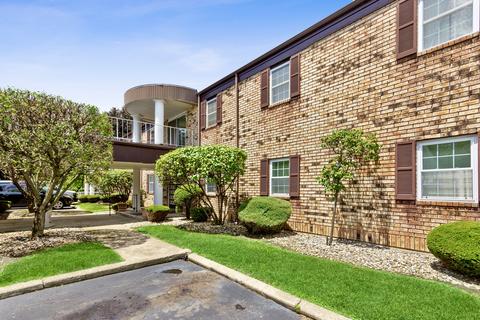 1090 S Nelson Ave #8, Kankakee, IL 60901 photo 1