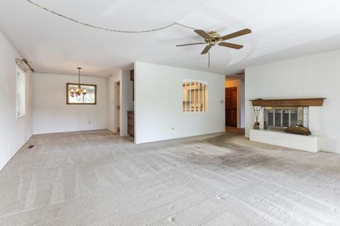 1090 S Nelson Ave #8, Kankakee, IL 60901 photo 3