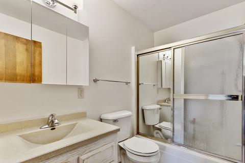 1090 S Nelson Ave #8, Kankakee, IL 60901 photo 8