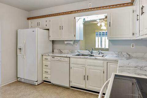 1090 S Nelson Ave #8, Kankakee, IL 60901 photo 5
