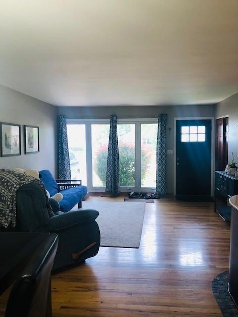 550 Geronimo St, Hoffman Estates, IL 60169 photo 2