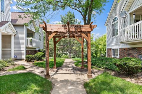 2340 Dawson Ln, Algonquin, IL 60102 photo 2