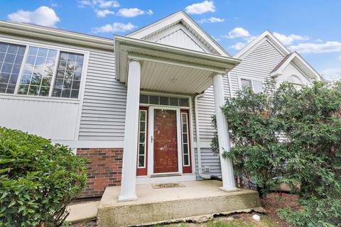 2340 Dawson Ln, Algonquin, IL 60102 photo 1