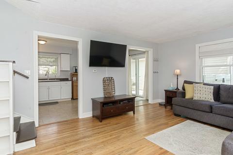 704 Marshall Ln, Bloomington, IL 61701 photo 5