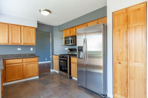 370 Sundance Dr, Bartlett, IL 60103 photo 8