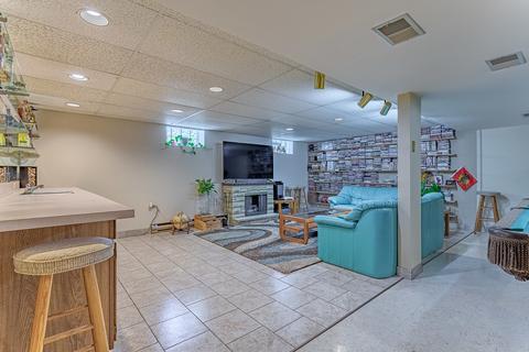 225 S Cherry St, Itasca, IL 60143 photo 17