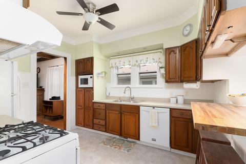 585 Kirk Ave, Elgin, IL 60120 photo 7