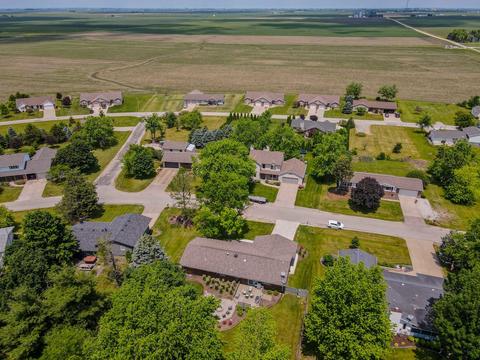 111 Boulder Dr, Gridley, IL 61744 photo 6