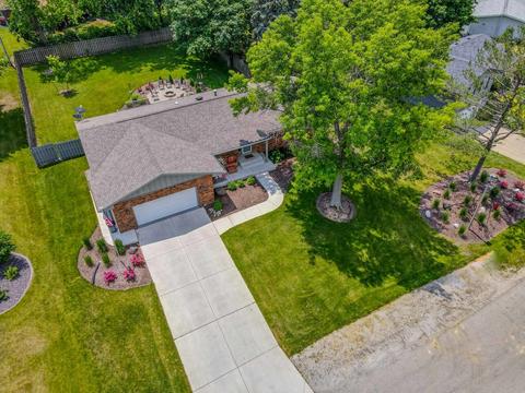 111 Boulder Dr, Gridley, IL 61744 photo 2