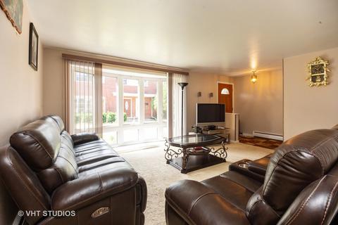 8815 Robin Dr #B, Des Plaines, IL 60016 photo 3