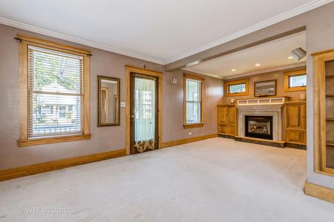 369 Moseley St, Elgin, IL 60123 photo 4