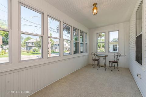 369 Moseley St, Elgin, IL 60123 photo 2