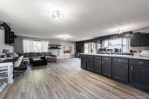 216 State St, Maple Park, IL 60151 photo 8