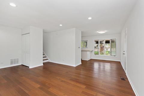 565 Edgemont Ln, Hoffman Estates, IL 60169 photo 4