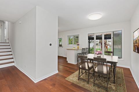 565 Edgemont Ln, Hoffman Estates, IL 60169 photo 3