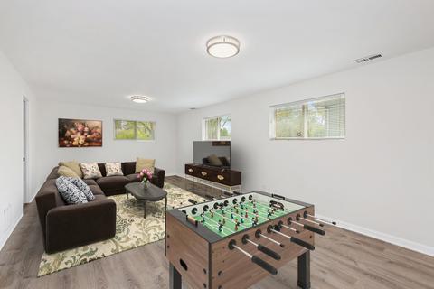 565 Edgemont Ln, Hoffman Estates, IL 60169 photo 14