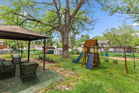 565 Edgemont Ln, Hoffman Estates, IL 60169 photo 17