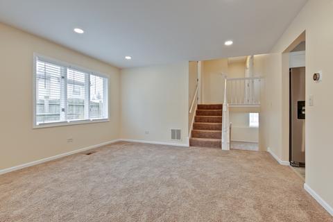2545 Emerson St, Des Plaines, IL 60016 photo 8