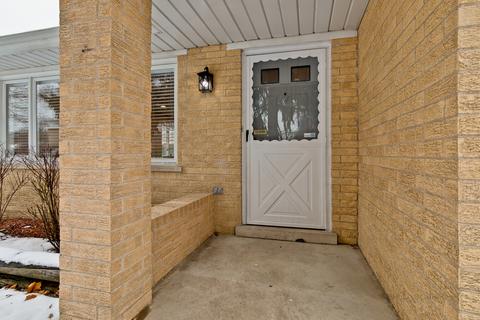 2545 Emerson St, Des Plaines, IL 60016 photo 2
