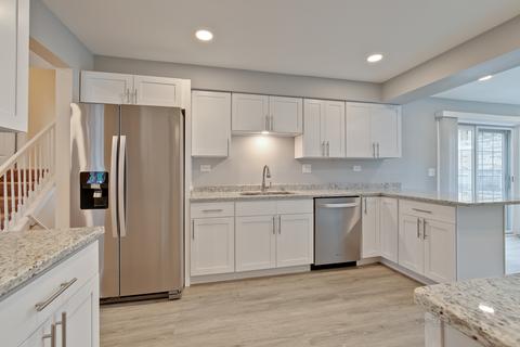 2545 Emerson St, Des Plaines, IL 60016 photo 11
