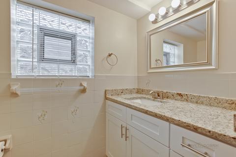 2545 Emerson St, Des Plaines, IL 60016 photo 24