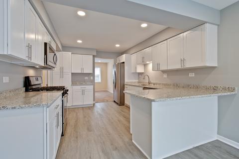 2545 Emerson St, Des Plaines, IL 60016 photo 14