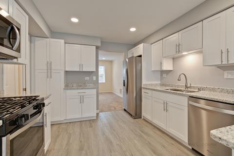 2545 Emerson St, Des Plaines, IL 60016 photo 13