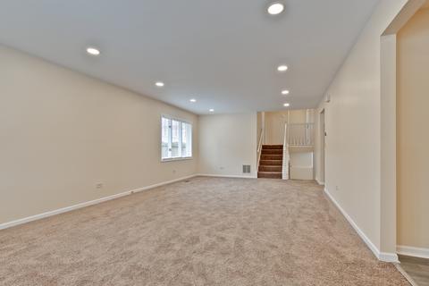 2545 Emerson St, Des Plaines, IL 60016 photo 5