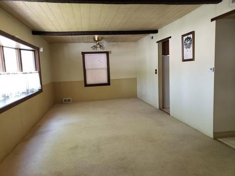 499 E Prairie Ave, Des Plaines, IL 60016 photo 2