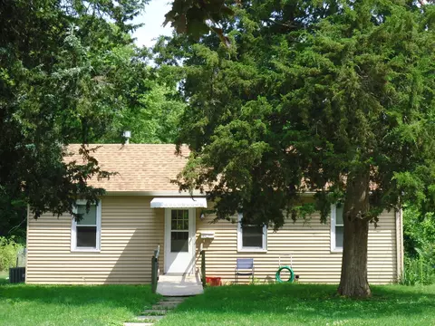 101 Prairie St, Spring Valley, IL 61362 photo 2