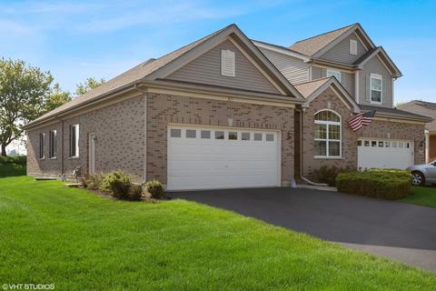 871 Eineke Blvd, Algonquin, IL 60102 photo 1